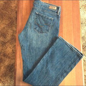Levi’s Signature Low Rise Boot cut  Size 18